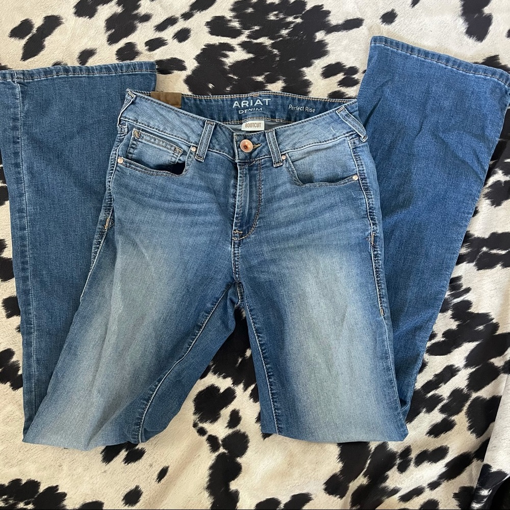 ARIAT Perfect Rise Boot Cut Jeans - Picture 2 of 3